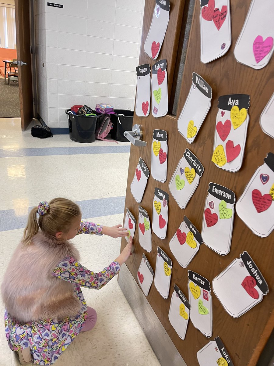 We ❤️ compliments!! #ValentinesDay #osd135 <a href="/ctlbulldogs/">Centennial School</a>
