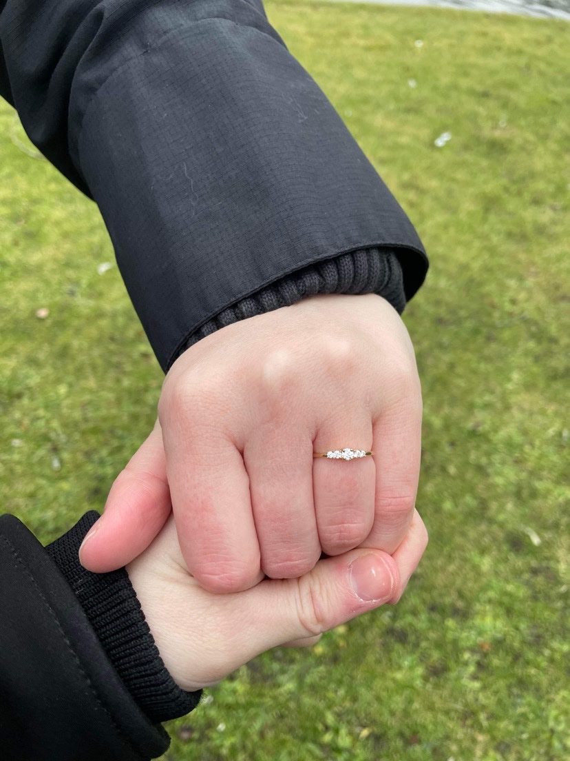 Long time no Twitter 😆 just jumping back on here to say that I said yes 💍

婚約しました！🥹 嬉しい！！！