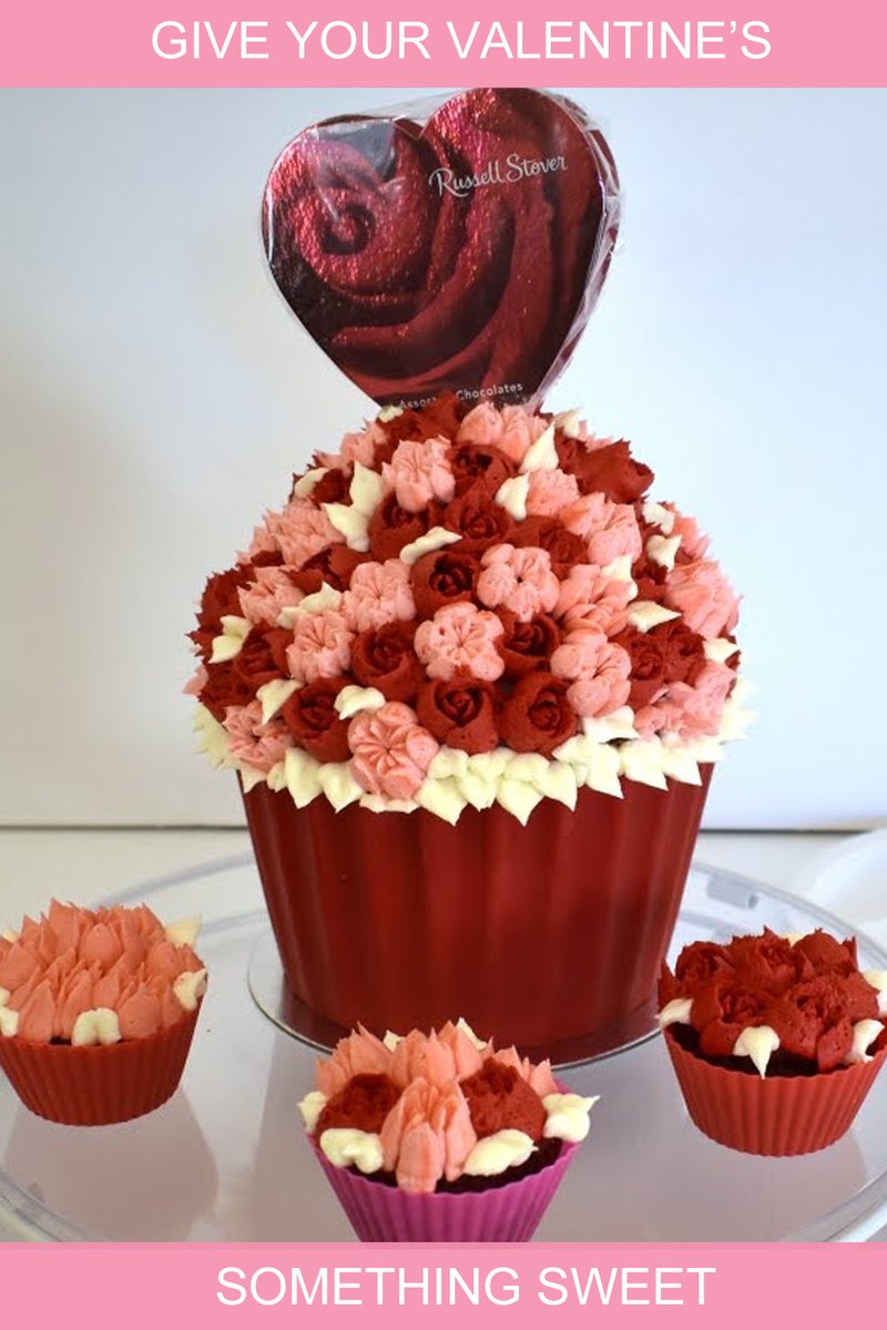 ApronHeroes's tweet image. Happy #ValentinesDay! Say "Oh...My...Giant Cupcake" with our baking kit! 🧁💖 Whip up a giant cupcake with a magical surprise inside that will make your loved one's heart burst with joy! #BakingKit #OMGGiantCupcake #SurpriseInside #SweetTreats