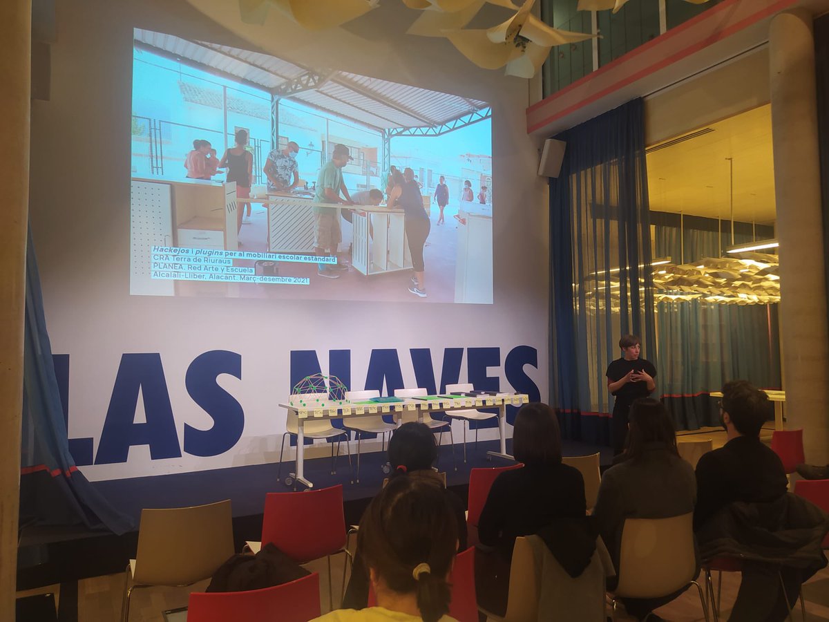 vlcinnovation's tweet image. INNOVACIÓ | Presentem la Guia didàctica #CRIT, una proposta per a abordar els grans reptes socioambientals actuals des de la mirada creativa, crítica i propositiva del disseny. 
Una guia de @Makeatuvida amb el suport de les ajudes d’innovació #MissionsValència.