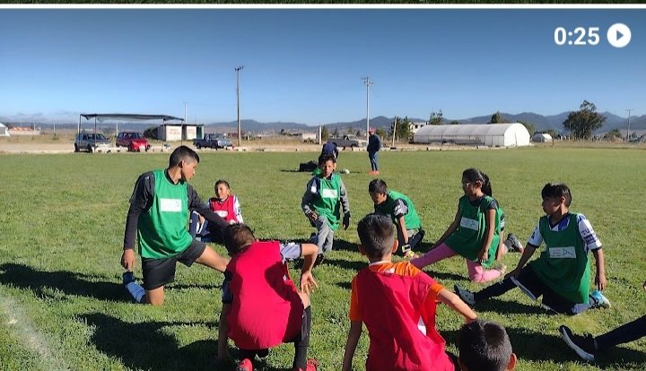 Edithsosa75's tweet photo. El #SemáforoDeportivo 🔴🟡🟢 llevó activación física al Centro en Santa Ana Hueytlalpan 
Instructor Victor Monfil Castelan https://t.co/4G1P3Ury9Y