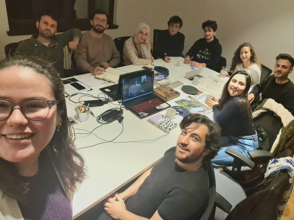 Beraber öğrenelim, sosyalleşelim, iyileşelim üniversitemikapama #msgsuonlineistemiyor #Uzaktan #yapmayın #YurtlarÇözümDeğil #kyklarçözümdeğil
#hibritegitim
#unileraçılsın
#üniversitelerkapatılmasın
#uzaktan
@handaninciMSGSU
#okullaraçılsın 
#güzelsanatlaronlineolmaz