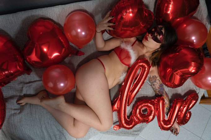 MarikaHotFun’s pics and videos