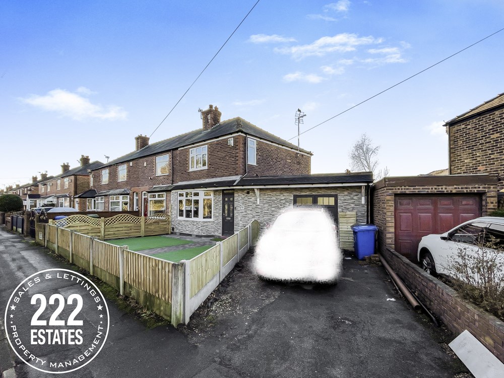 222Ltd's tweet photo. Generous Plot, Large &amp; Private rear Garden, Unique skylight for kitchen, Utility room, Parking at front for multiple vehicles with scope to extend, Overlooking dog friendly park, Central for motorways and Town centre., Downstairs WC https://t.co/OmpCs5a6Bd