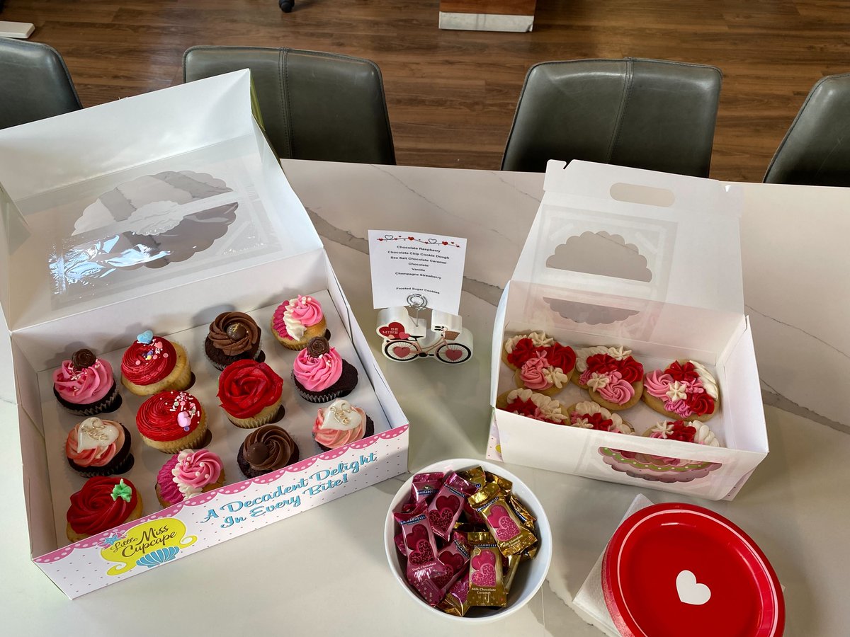 A sweet treat for our team!

Happy Valentine's Day from CHARLESGATE 💕 💝  💗 💘