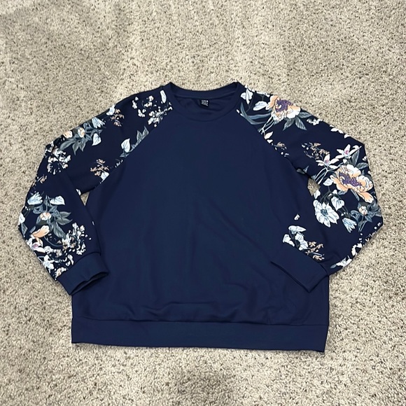Jenniferperciv2's tweet photo. So good I had to share! Check out all the items I'm loving on @Poshmarkapp #poshmark #fashion #style #shopmycloset #so #shein: https://t.co/6HMp0P8dwl https://t.co/tA4SJPD1tz