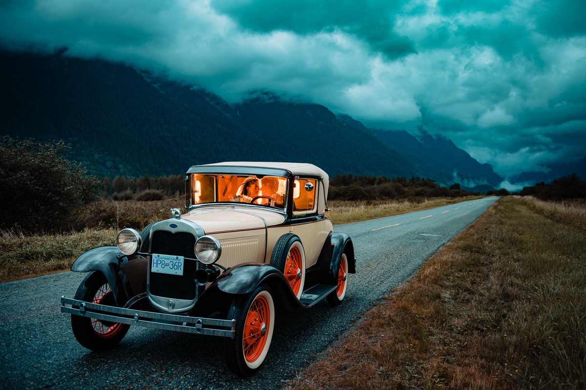 willpursell's tweet photo. Are you looking for ways to make your wedding photos truly unique and reflective of your personalities and love story? Have you considered incorporating any creative or unique photography ideas into your big day? https://t.co/zuYxX7HhDH