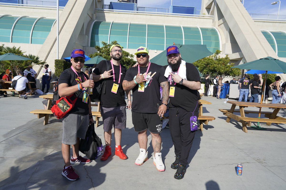 Kuji_HD's tweet photo. Big #Twitchcon22 things with the Big Homies @KaleoSeth n @DPMuddaSucka https://t.co/e4xa0XbB8S
