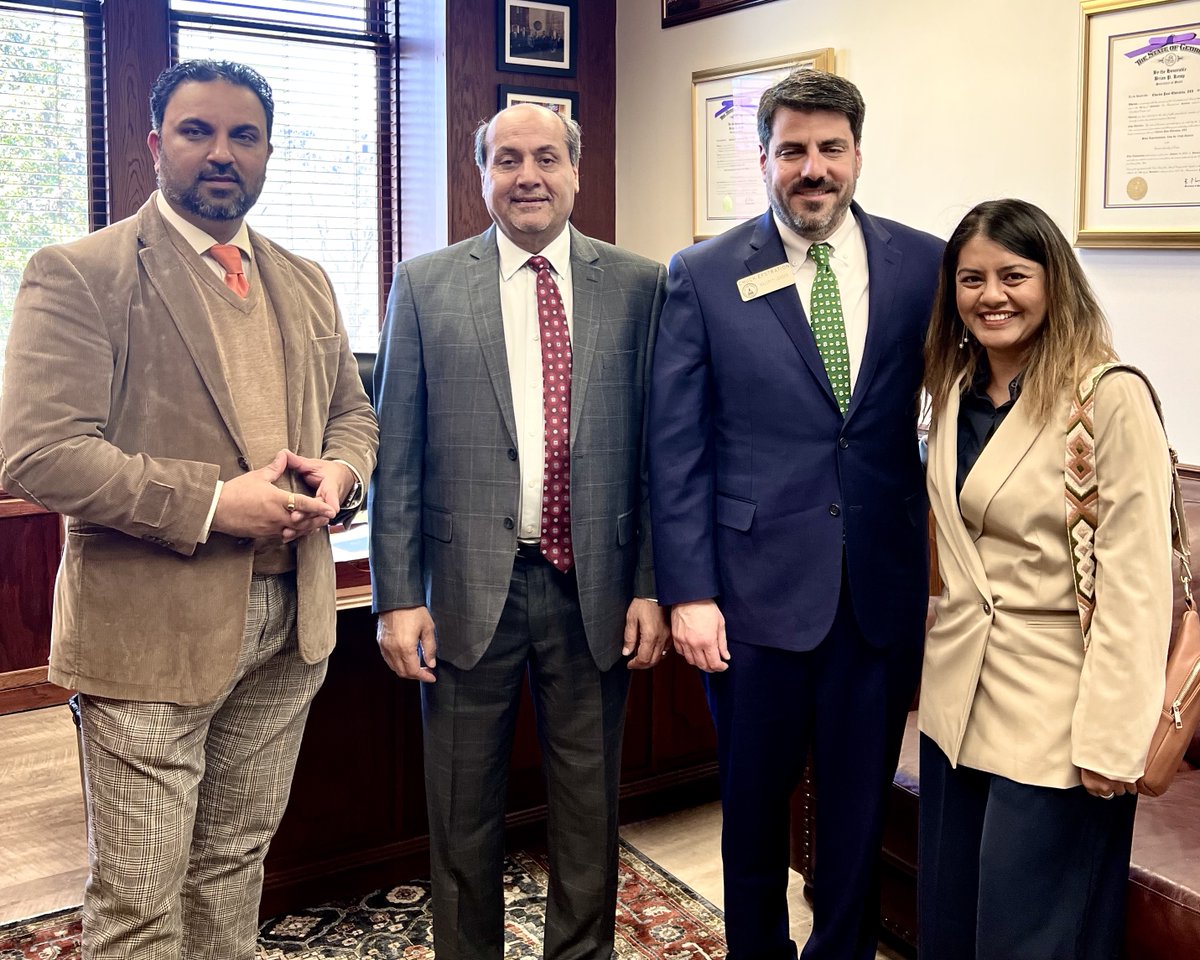VoicesOfMuslims's tweet photo. Action-packed at the #GAStateCapitol for our VOMs members @rahimshahUSA, @realDonMahmood, & #TanjinaIslam! Grateful for the conversations had with GOP Majority Leader Rep. @ChuckEfstration, amplifying your voices & continuing to build bridges.
#VOICESofMuslims #VOMs2023 https://t.co/uUV2uTuHxo