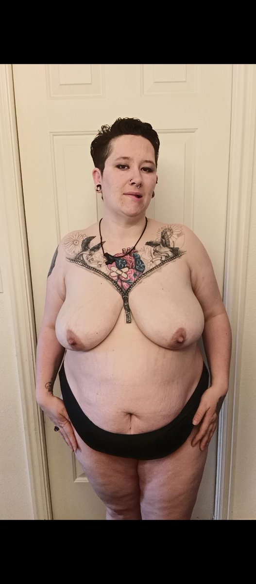 BBWShieldMaiden's tweet photo. Happy Valentine's Day 💌💝🌹🍫 And Happy Titty Tuesday 👅💦 More valentine content coming tonight but only to my OF. Link in bio 😉 https://t.co/xBJD8RaNT1
