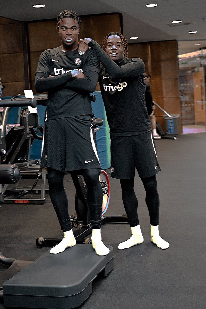 Carney Chukwuemeka (@chukwuemekaa10) on Twitter photo 