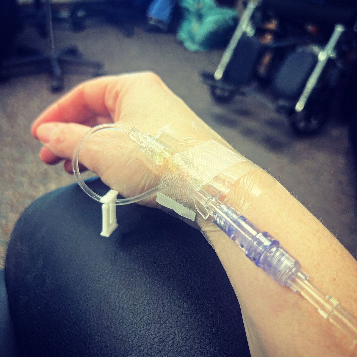 Julie_James_'s tweet image. At the hospital today for a routine procedure, met a guy getting his first does of an MS infusion treatment. He’s in a wheelchair.

I cried when he told me MS took his life from him. He didn’t ask for this.

Thankful to be able to keep fighting this thing. #MSsucks #keepfighting
