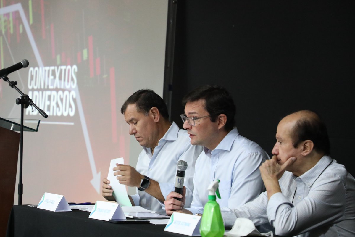 FHurtadoPeredo's tweet photo. @CAINCOBOLIVIA es y será siempre la casa de los emprendedores y las familias empresarias, aquí encontrarán un Directorio que los apoye, respalde y represente. https://t.co/UFujnOLwYd