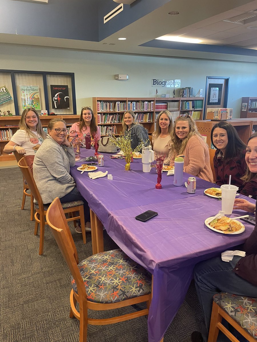 parenteauteach's tweet photo. Edison’s Annual Secret Pal was a success! Thanks everyone for participating and making someone feel special. I know I feel that way everyday because I work with the BEST! #edisonshines https://t.co/3wjwm6fKvw