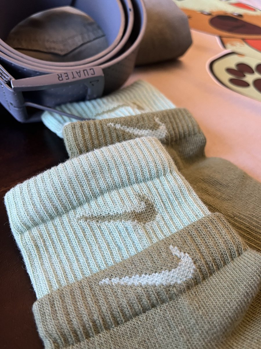 DevGrabr's tweet photo. Hat socks #Zions #Nike belt #TravisMatthew chinos #GoodThreads (cheap&good!) t-shirt not sure but Google algorithm got my ass because the shit just popped up π #sneakers #snkrs #yoursneakersaredope https://t.co/8uQ6hjv7qE