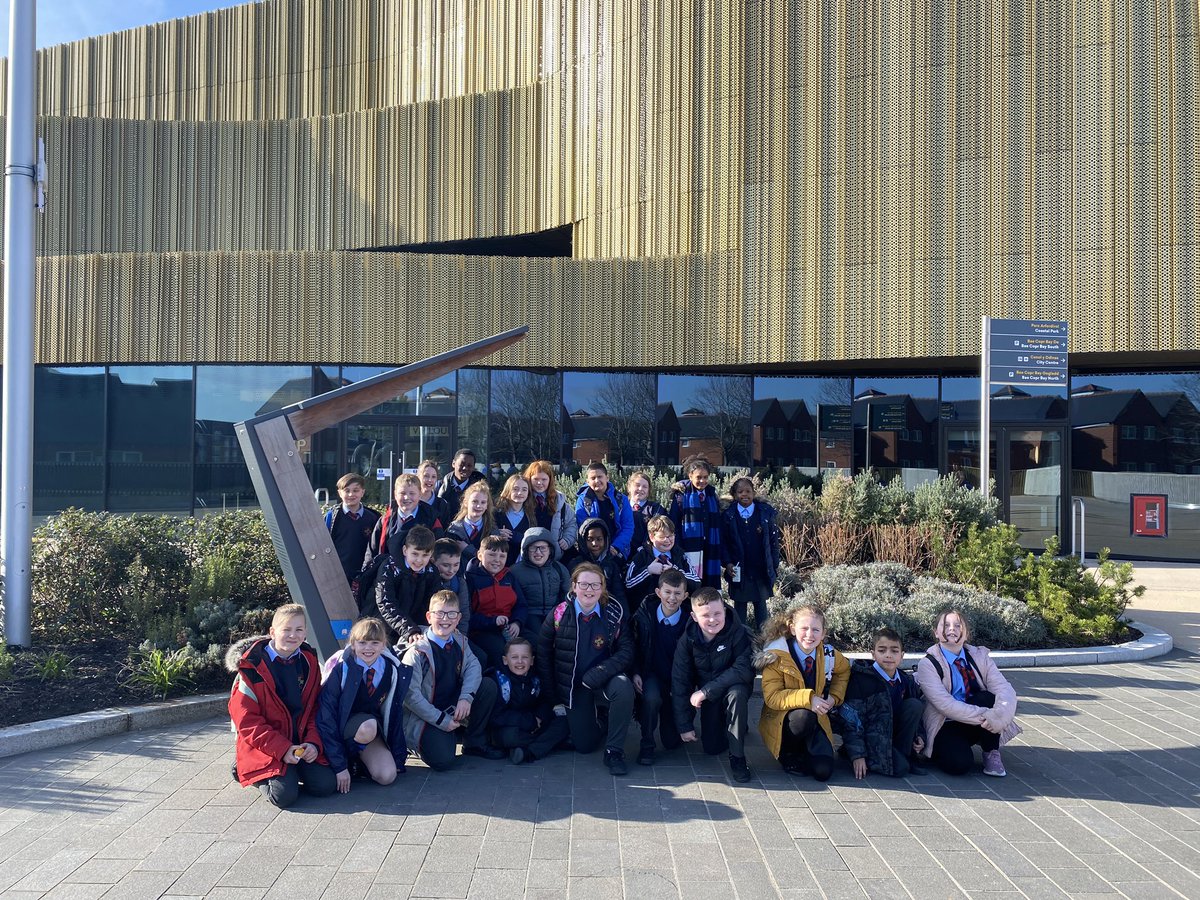 Year 5 had a fantastic day in the Swansea Arena today. We learned all about lighting and sound in stage production, had a VIP tour and even got to perform on stage!! We have some very talented pupils! 🥁🎤🎸#SwanseaArena #sircpExArts