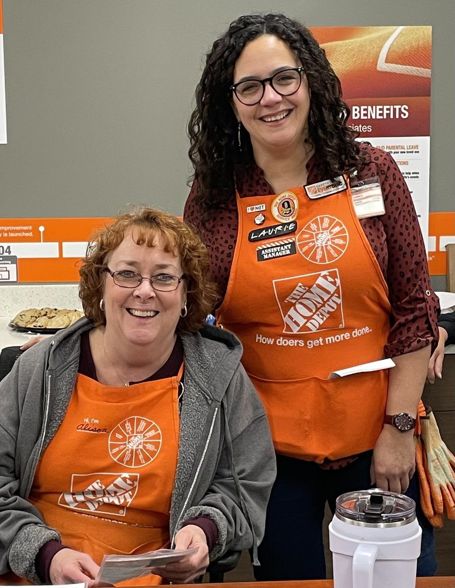 whitman_laurie's tweet photo. A Specialty/Pro luncheon to celebrate the 2022 year, recognize awesome specialists/PASA’s and set goals for 2023.  Way to go team! 🧡 @4551Thd @markleary14 @stevenlongmoor1 @whipplenh @RalphRockwell2 #D237 @HouleHeather https://t.co/KXbewxtoSr