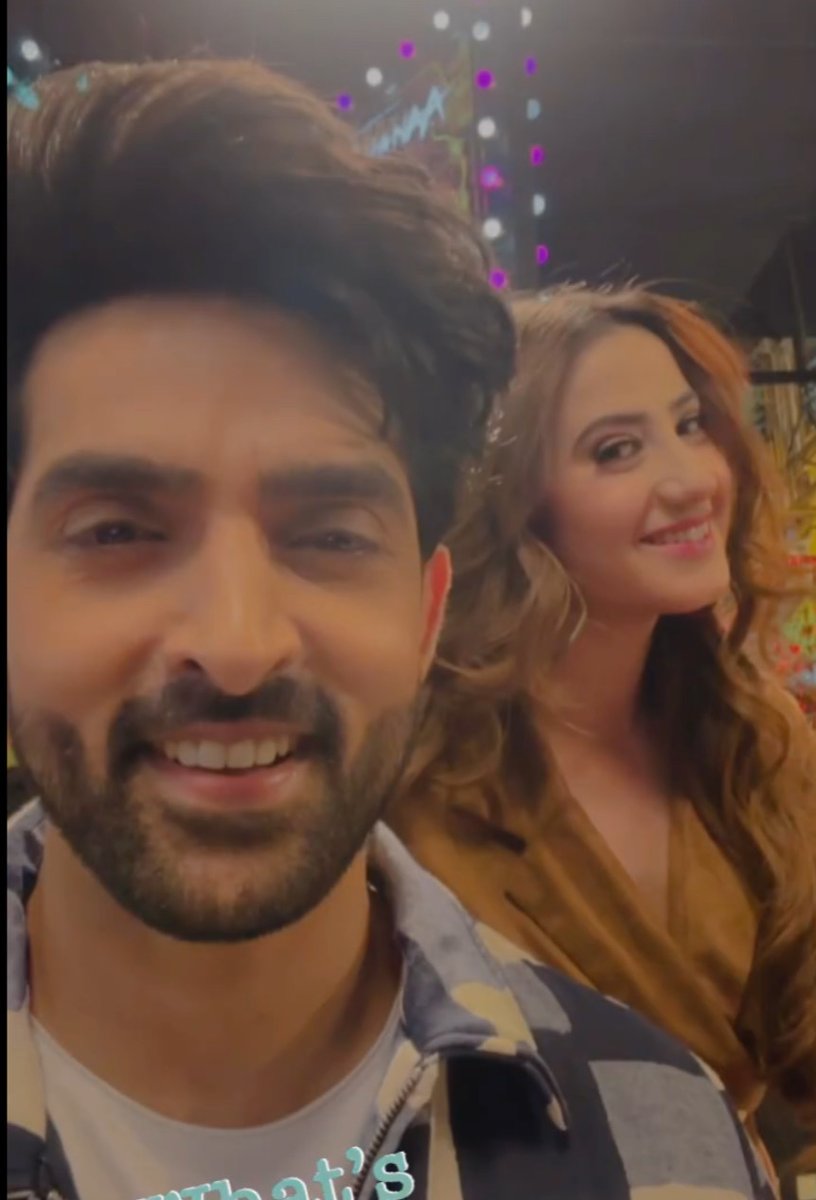 #AalishaPanwar and  #AdhvikMahajan shooting  for  something  today  😍🔥