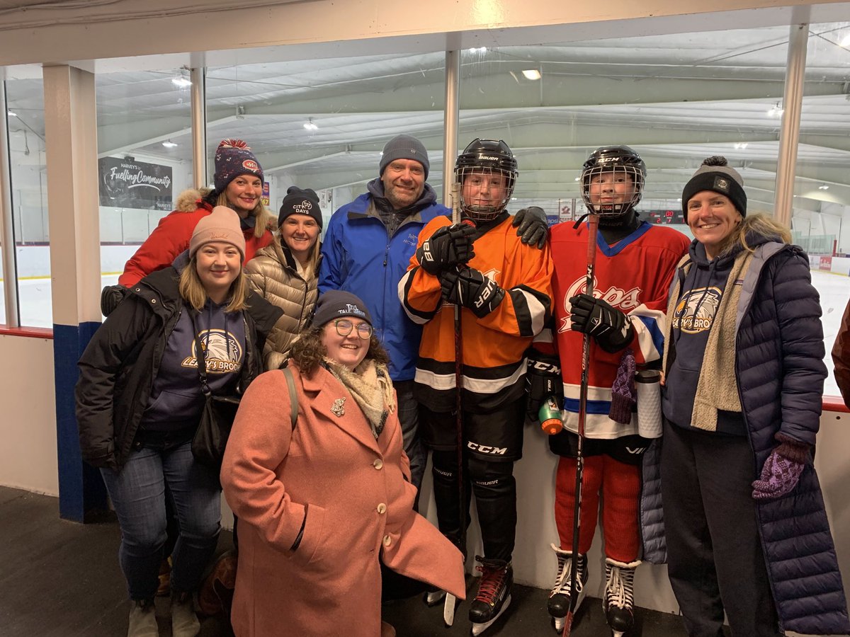 Teachers build a bond with their students that doesn’t end at 3:00. Teachers show up! #NLTeachersRock <a href="/NLTeachersAssoc/">NLTA</a> <a href="/learysbrook/">Leary's Brook Jr High</a> <a href="/SonyaCollett2/">Sonya Collett</a> <a href="/MissHTuck/">Ms. Tuck!</a> <a href="/smoody18/">Steve Moody</a> @Mme_Carey &amp; Ms Cooper.