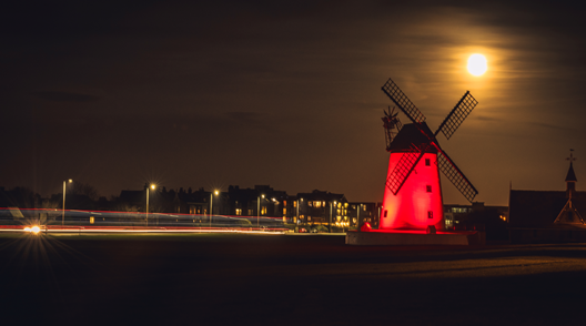 fyldecouncil's tweet photo. ❤️ Lytham Windmill will turn red tonight in support of the @TheBHF Heart Month ❤️

This February, learn CPR for free in 15 minutes with RevivR, or Go Red to raise money for lifesaving research.

For more info visit https://t.co/z25BkvsJRT https://t.co/85yhh3qqqN