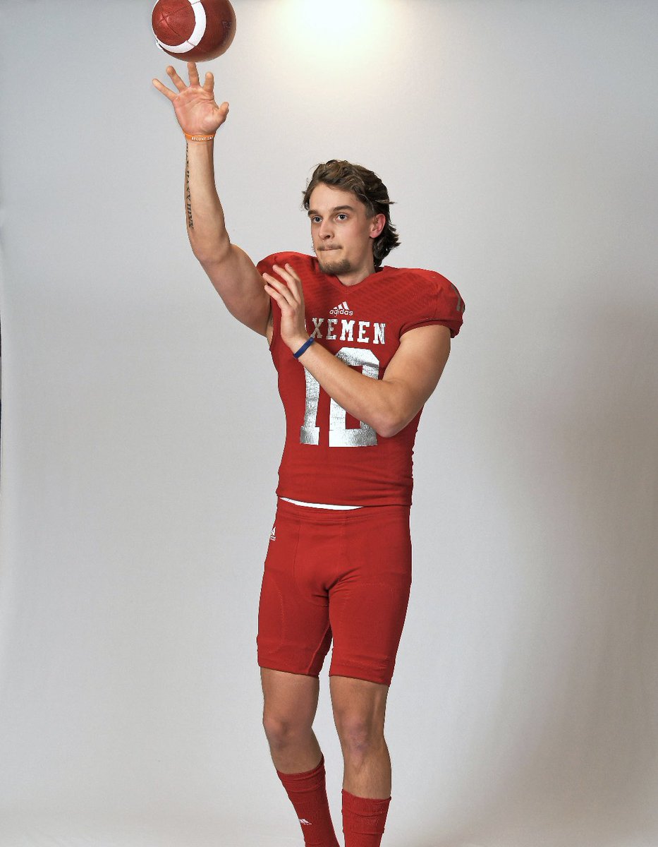 MathewLandry12's tweet photo. Thanks to Coach @JeffCummins99 and Coach Lambert for having me in the East for a great official visit this past weekend! Glad I’ve seen what Acadia is all about! https://t.co/6NntSzpAMF