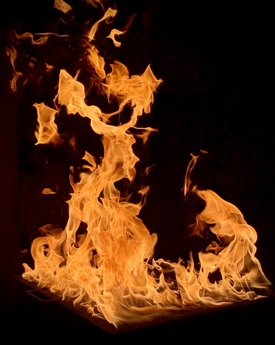 fpewpi's tweet photo. Intense heat, intense focus 🔥 Our fire research team delves into science of a 1 MW burner flame #research #fire #heat #intensefocus https://t.co/7s8KcWsvgA