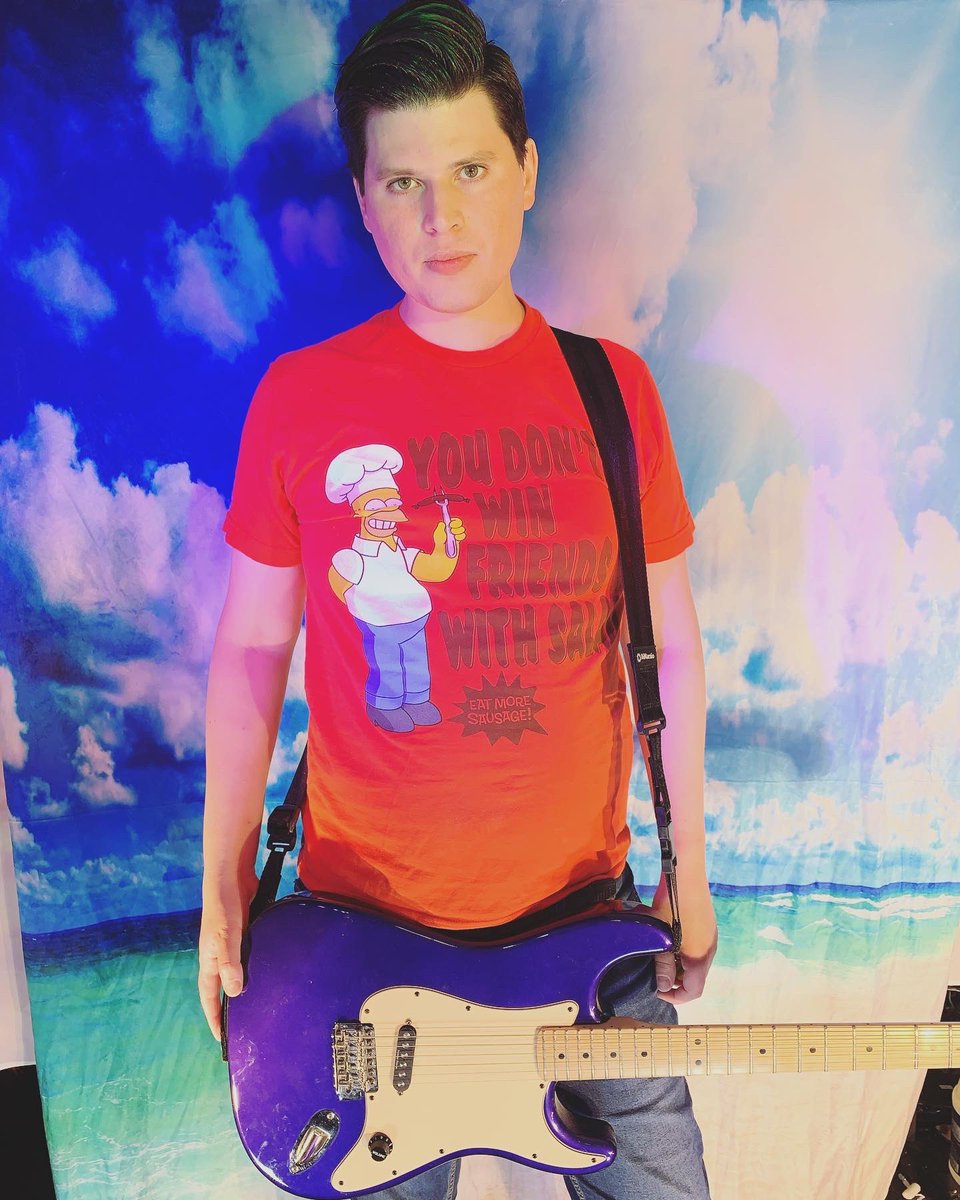 Happy Valentine’s Day from me and my purple strat! Hit the link for a love song I wrote! open.spotify.com/track/0mLi0Eu4…