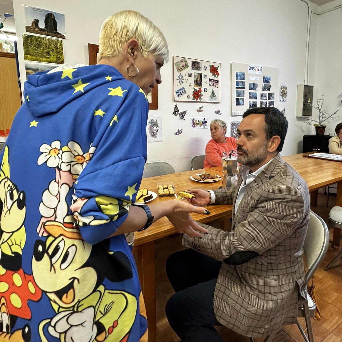 Lope_afonso's tweet photo. No vamos a aceptar que el Cabildo elimine los programas destinados a mayores en #Tenerife. 

Vamos a impulsar un Plan Integral de Atención al Mayor que atienda todas sus necesidades. 

👵🏻👴🏻El respeto hacia nuestros mayores no es una opción, es una obligación. 

#EntreTodos https://t.co/zgdVrd19BO
