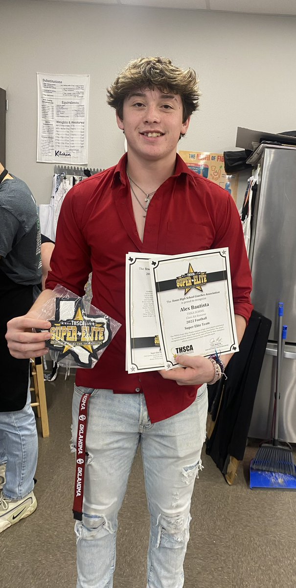 Big congrats to Alex Bautista on receiving his THSCA Super Elite Team patch and certificate!! We are so proud of him as a player but even more as a human being 💪
#TiogaTough