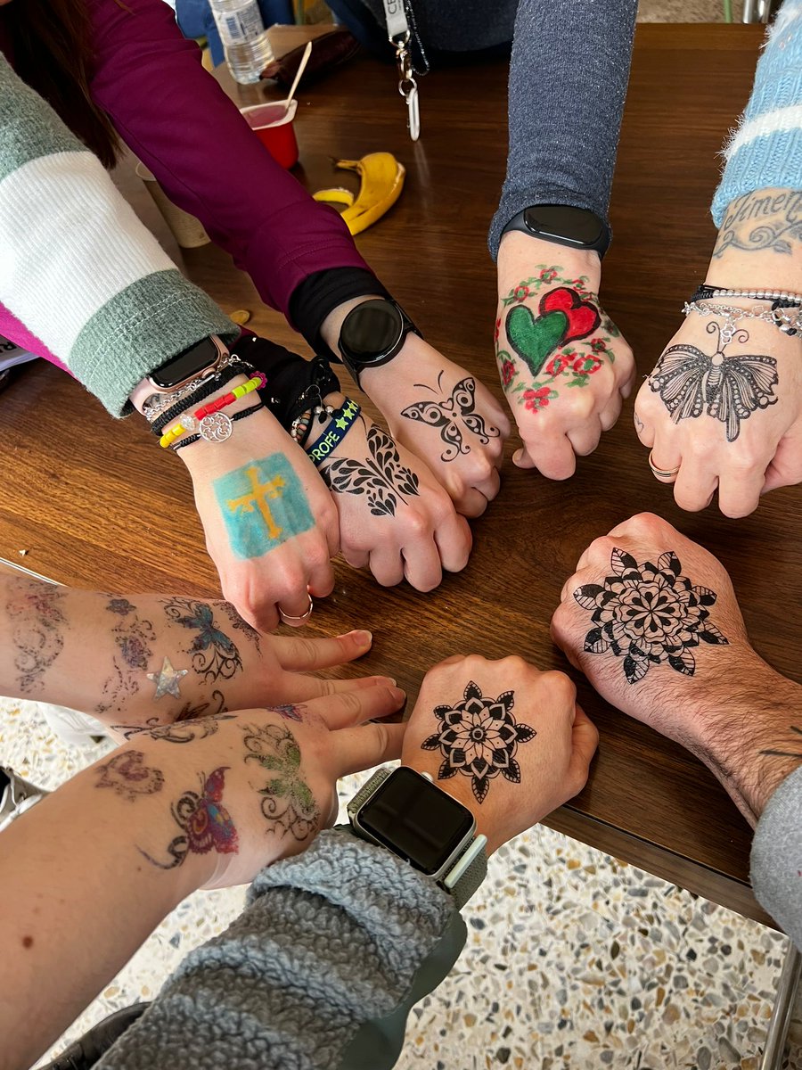 ¡¡¡Manos divertidas para este martes de carnaval!!!🥸🥸