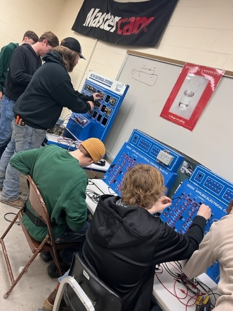 SCCIndiana's tweet photo. Electrical 1 & 2 were in full swing this Tuesday! From wiring up EXIT signs, switches and light fixtures to practicing motor control board skills!
#SCCexperience #SCClearn #SCCelectrical #tradeschool #electrical #teachingthefuture https://t.co/GBTrpxI0md