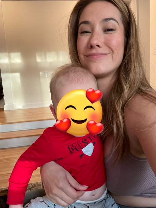 The sweetest Valentines a girl could dream of. https://t.co/hNaZOWSVuO