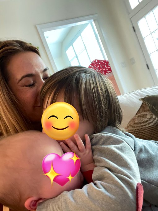 The sweetest Valentines a girl could dream of. https://t.co/hNaZOWSVuO