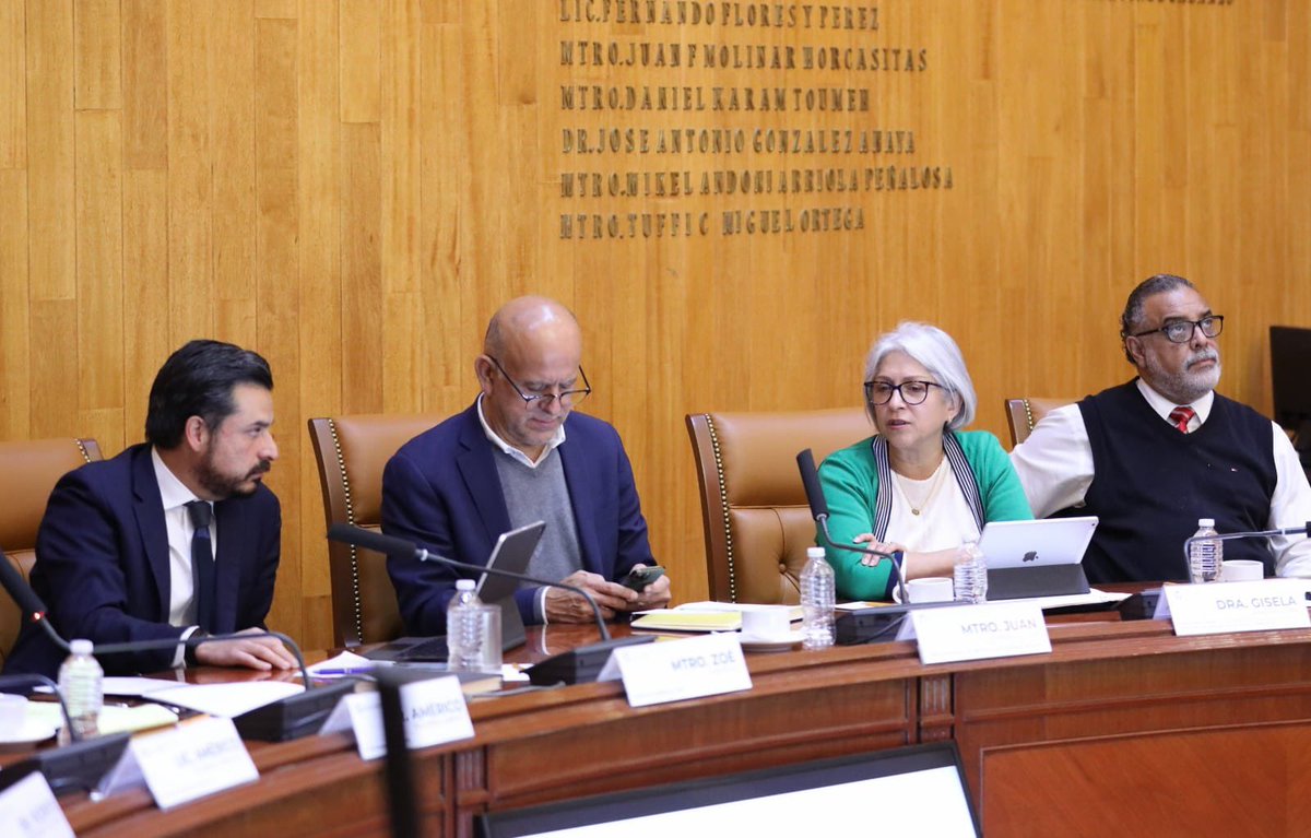 zoerobledo's tweet photo. Nos reunimos en la Sala del H. Consejo Técnico del @Tu_IMSS con el gobernador de #Tamaulipas, @Dr_AVillarreal, el Mtro. Juan Ferrer del @INSABI_mx y la Dra. Gisela Lara, de @IMSSBIENESTAR, estamos trabajando en equipo para garantizar servicios de salud de calidad en la entidad. https://t.co/hqLaTgcmtB