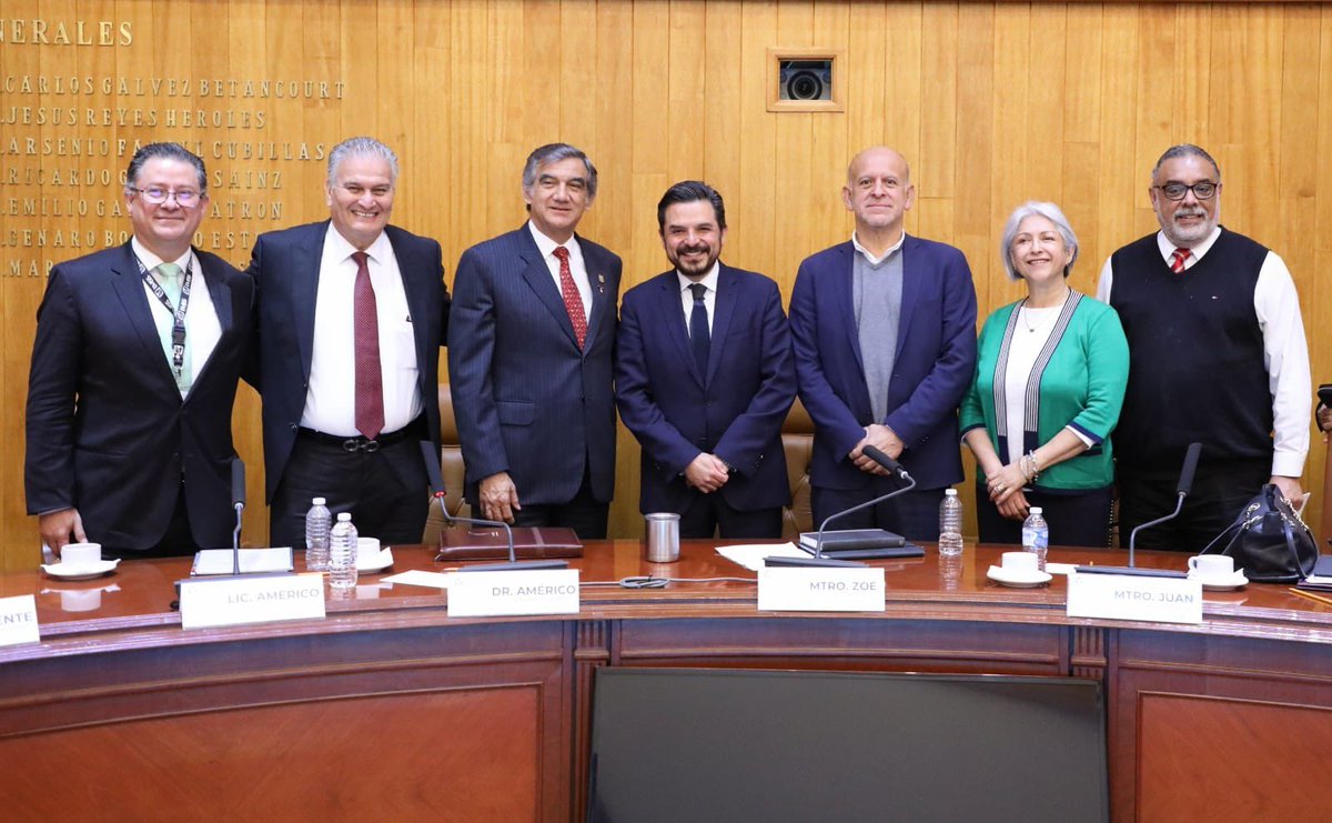 zoerobledo's tweet photo. Nos reunimos en la Sala del H. Consejo Técnico del @Tu_IMSS con el gobernador de #Tamaulipas, @Dr_AVillarreal, el Mtro. Juan Ferrer del @INSABI_mx y la Dra. Gisela Lara, de @IMSSBIENESTAR, estamos trabajando en equipo para garantizar servicios de salud de calidad en la entidad. https://t.co/hqLaTgcmtB