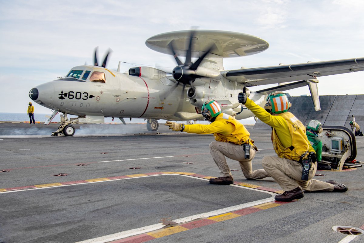 USNavy's tweet photo. #USNavy Photos of the Day:
1๏ธโฃ #USSNimitz @NimitzNews #FLTOPS and 2๏ธโฃ weapons maintenance in the South China Sea 3๏ธโฃ #USSAntietam #CG54 transits the Philippine Sea and 4๏ธโฃ @USMC #VBSS training aboard #USSMiguelKeith #ESB5 @US7thFleet, @INDOPACOM
๐ https://t.co/aZddB6hxYf https://t.co/4pGuqJiDRX