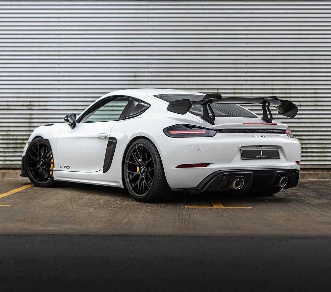 White Cayman GT4 RS