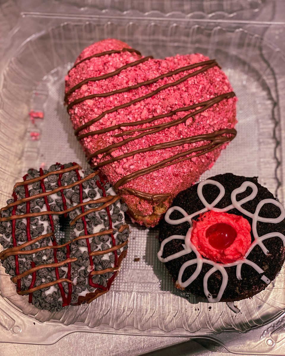 Happy Valentine's Day! ❤️ Which of our three Valentine's Day donuts was your favorite? Comment below and let us know! 🍩💕 #ValentinesDay #DonutLove #ShareTheSweetness