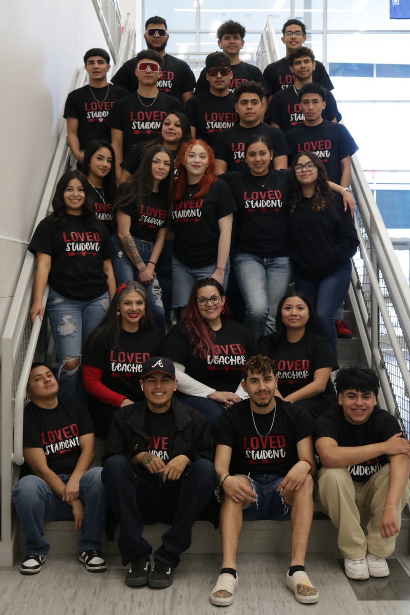 JEsparza_SHS's tweet photo. Our perfectly imperfect kids! Here are a few reasons of why I love my job. #capturingkidshearts is what @bulldogscience_ and I do on the daily. Happy Valentine’s Day everyone! https://t.co/Cj49yfvmAm