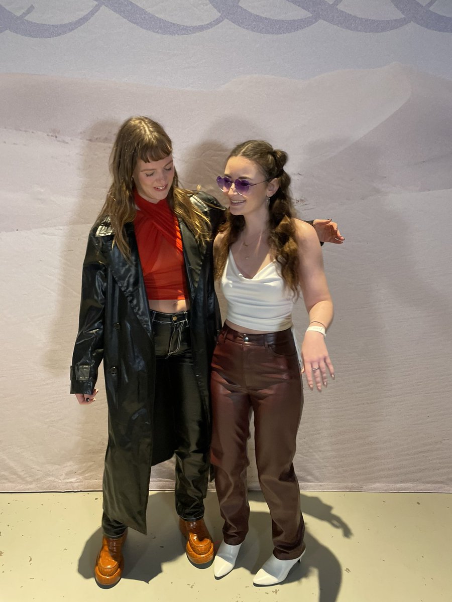 GEMlNHIGH's tweet photo. HAPPY VALENTINES DAY FROM ME AND @TOVELO 💜🫶🏼😭 https://t.co/bQFW8Sdjy3