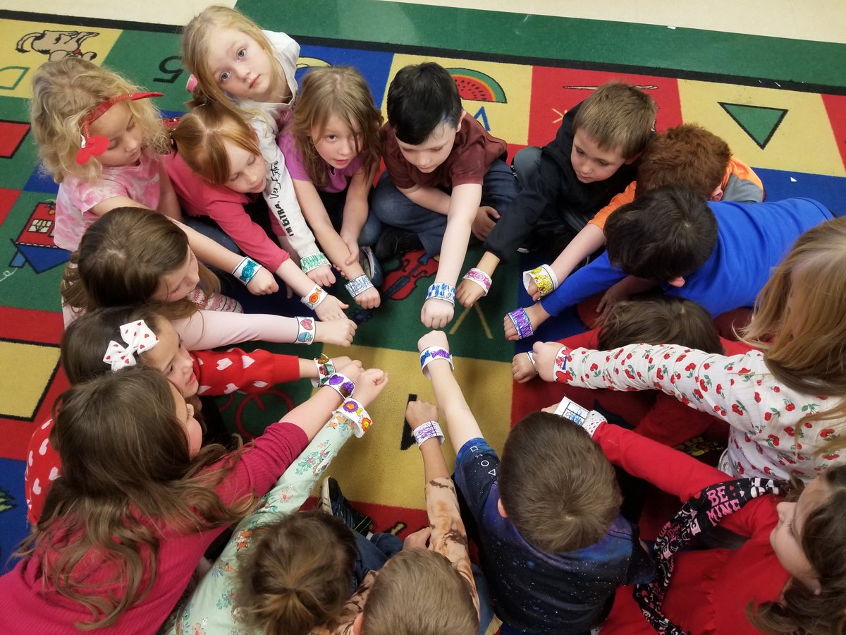 Kindergartners are great at making friendship bracelets!