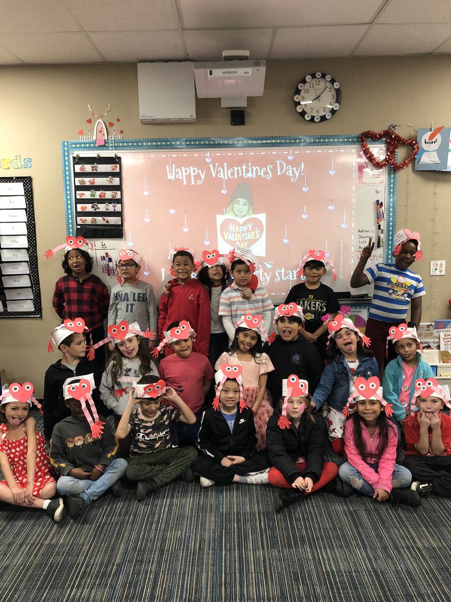 analee_spray's tweet photo. Celebrating love and friendship π₯³ Happy Valentines Day from Rm.12 π #FirstGradeLove #ValentinesDay @BRESBulldogs https://t.co/QWKHDK0Ql0
