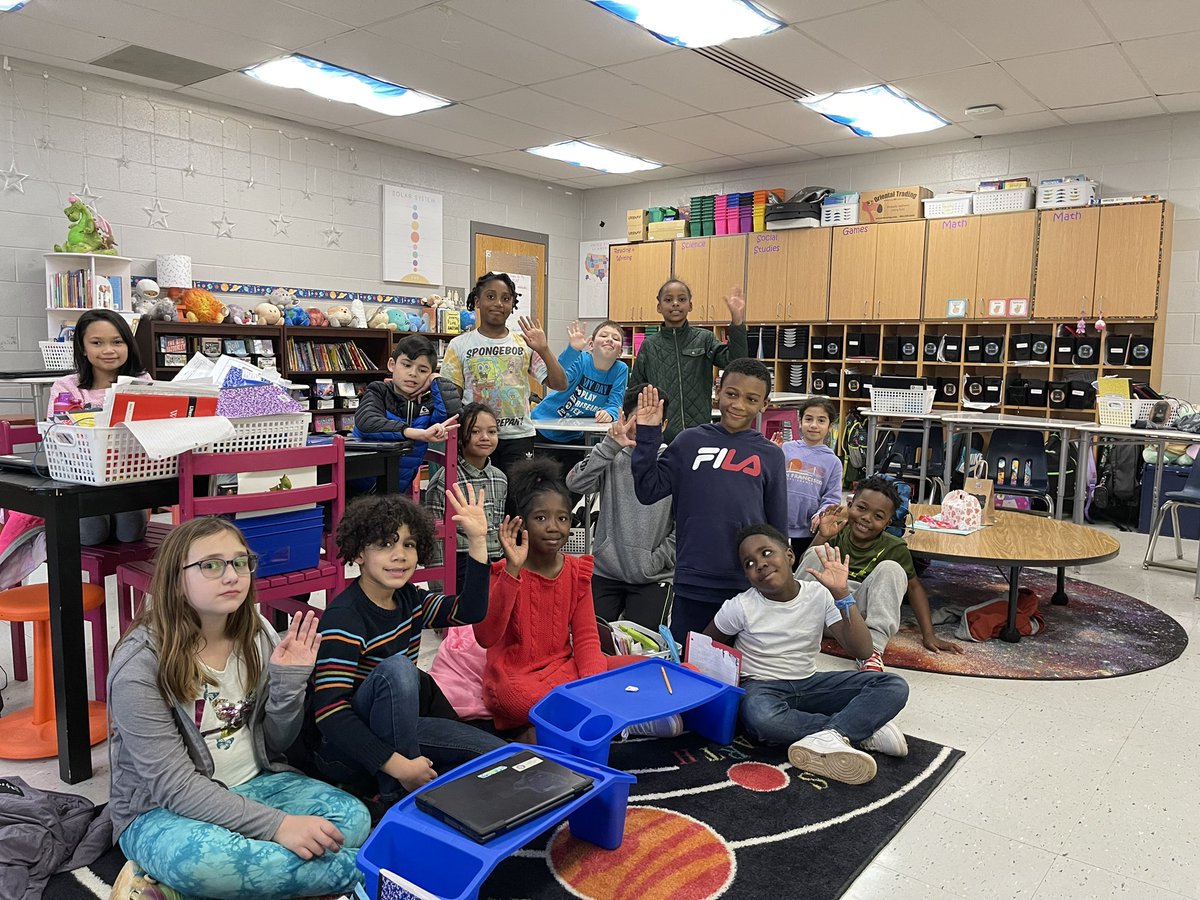 shortgirlsarah's tweet photo. @AlaneAdamsBooks We had to watch this video SEVERAL times, but we finally settled on 7,542 #AlanezingActsofKindness https://t.co/0QpwTPVpjl https://t.co/sE6FUPQO3y