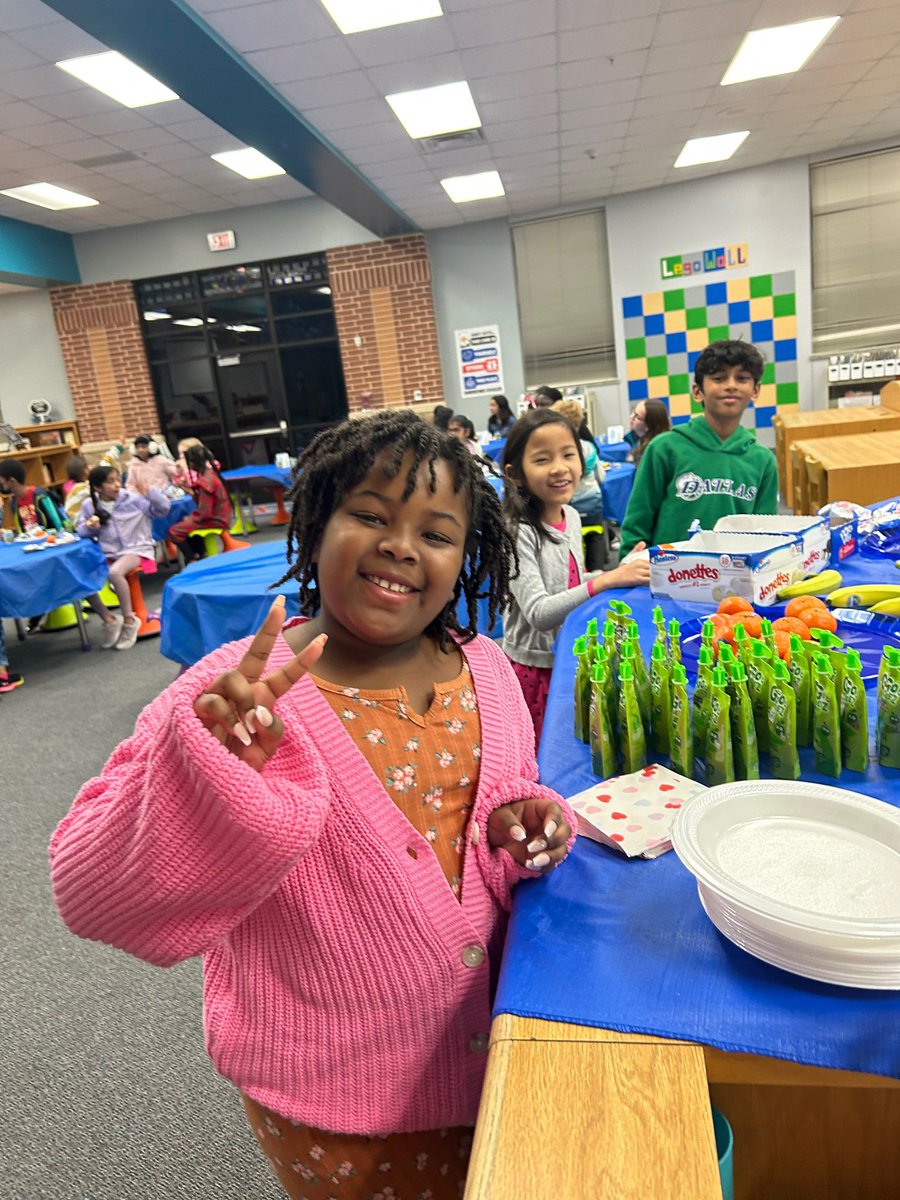 Andrews Elementary (@andrewseagles) on Twitter photo 📚🎉Bluebonnet Book Breakfast🎉📚
Congrats to the 31 students in grades 3-5 for reading a minimum of 10 Bluebonnet books! They gathered to celebrate their accomplishment & enjoy a yummy breakfast provided by <a href="/PTAAndrews/">Andrews PTA</a>! Thanks to Ms. Cotton for fostering a ❤️ of reading! 📚🎉Bluebonnet Book Breakfast🎉📚
Congrats to the 31 students in grades 3-5 for reading a minimum of 10 Bluebonnet books! They gathered to celebrate their accomplishment & enjoy a yummy breakfast provided by <a href="/PTAAndrews/">Andrews PTA</a>! Thanks to Ms. Cotton for fostering a ❤️ of reading!