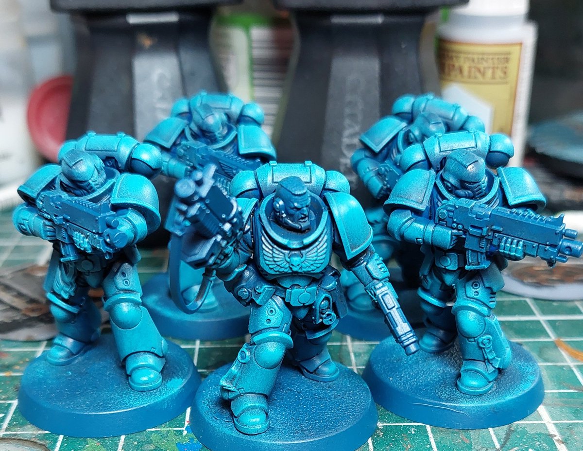 Got this Intercessor squad primed and drybrushed up to their light blue. Ready for highlights. #PaintingWarhammer #WarhammerCommunity #emperorsspears #warhammer40000 #miniaturepainting #hobbystreak day 36