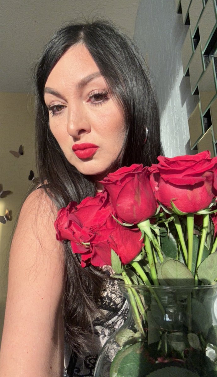 nancyhcantu's tweet image. Bienvenido al mundo real donde aún hay romance y si hay tristeza , llanto y desolación también , un abanico de sentimientos y posibilidades #vida real #romance #amarte