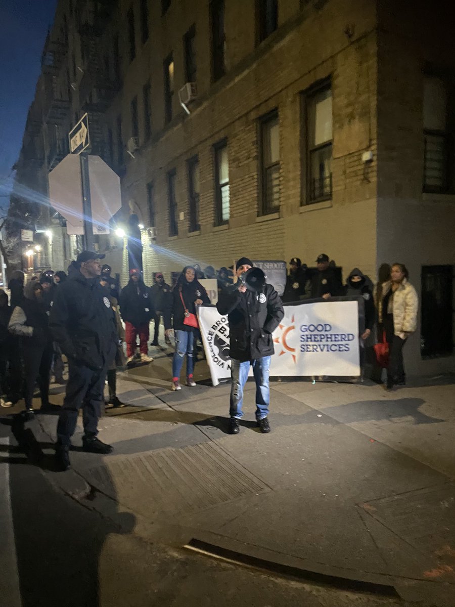 A man was shot on Saturday in a hot zone for gun violence in the #Bronx. While he’s recovering, our BRAG violence interrupters and community members gathered tonight to say NO to violence and YES to safe streets.