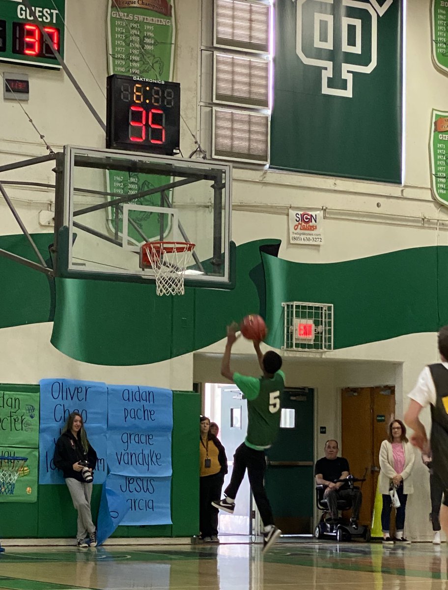 Mandy_Pollak6's tweet photo. It was an epic day in the CVUSD. Unified Sports basketball with @ThousandOaksHS, @WestlakeHS_CA and @NewburyParkHS teams. The energy was amazing in the gym today - fun, inclusive, all teams being cheered on throughout the crowd. A highlight of the year! 🤩 https://t.co/DSMjL79L3S