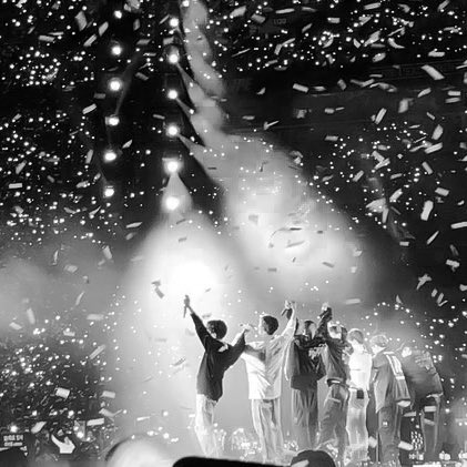jinkookfiles's tweet photo. best way to get through bad days to go where you feel safe and my safe place was always BTS. glad to have you, just want to say ♡︎ https://t.co/kyFeROLHLa