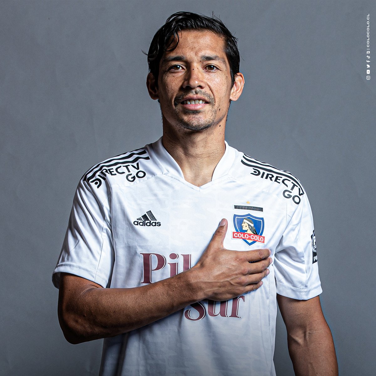 ColoColo's tweet photo. ¡Muchas gracias por tanto, Matigol! 🤟🏼

Esta tarde Matías Fernández anunció su retiro del fútbol profesional tras 19 años de carrera. 

Con el Cacique ganó 2 torneos nacionales y la Copa Chile 2019. Además fue elegido como el "Mejor de América" el 2006. https://t.co/sXd88lGCZF